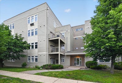 /international/us/8206-starr-grass-drive-madison-wi-110108819989/