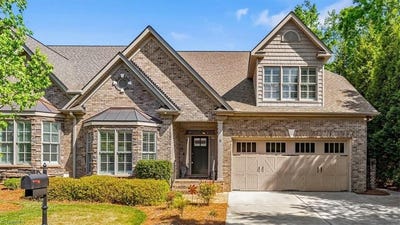 /international/us/8-blakeney-place-greensboro-nc-110107507614/
