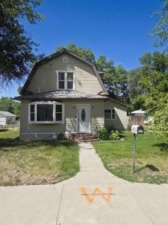 /international/us/1021-culbertson-ave-worland-wy-110107036162/