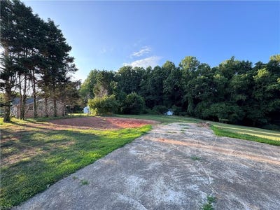 /international/us/4320-eck-road-jonesville-nc-110093053594/