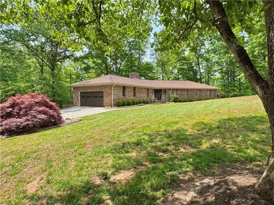 /international/us/164-creekside-drive-pickens-sc-110107830425/