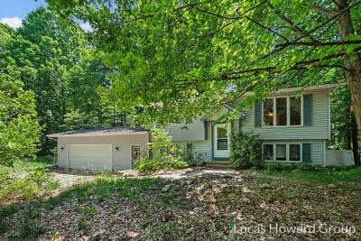 /international/us/8750-narnia-trail-ne-rockford-mi-110108878051/