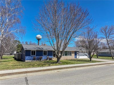 /international/us/318-w-oak-street-parkers-prairie-mn-110107506730/