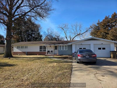 /international/us/2202-pioneer-blv-grand-island-ne-110105033301/