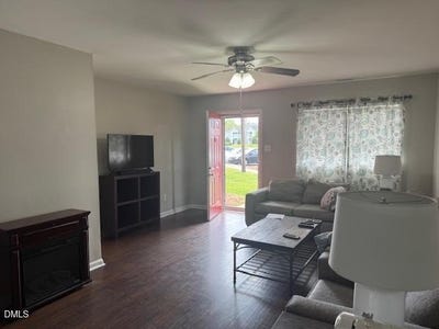 /international/us/200-old-spring-hill-lane-fuquay-varina-nc-110107192547/