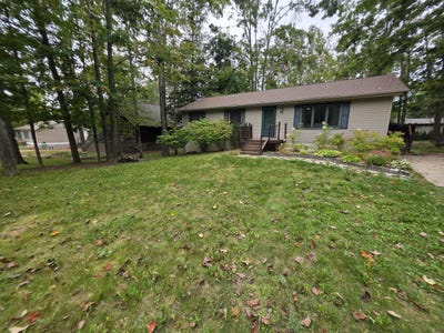 /international/us/262-highland-pike-road-harbor-springs-mi-110105221606/