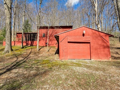 /international/us/650-quail-hollow-glenville-wv-110107276552/
