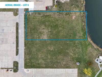 /international/us/2400-swan-lake-blvd-independence-ia-110103339348/
