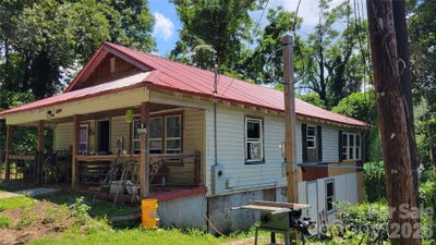 /international/us/160-cleveland-road-tryon-nc-110100589397/