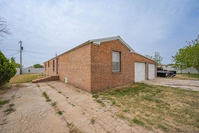 /international/us/308-little-rock-street-cactus-tx-110107713704/