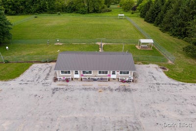 /international/us/2389-n-state-road-ionia-mi-110106697879/