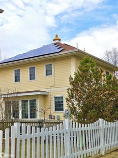 /international/us/710-orchard-place-fairfield-ia-110108476813/
