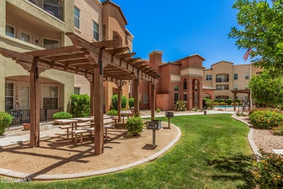 /international/us/14575-w-mountain-view-boulevard-surprise-az-110100312357/