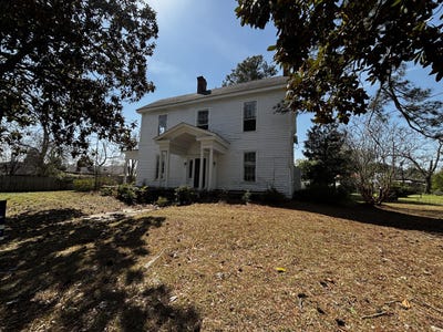 /international/us/301-cleveland-street-thomson-ga-110107929475/