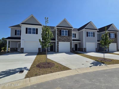 /international/us/1909-newbury-way-greenville-nc-110107715851/