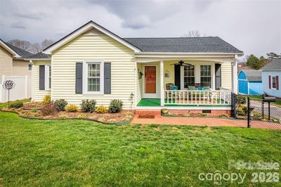 /international/us/1004-valley-street-kannapolis-nc-110107658073/
