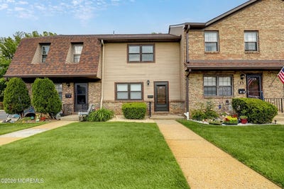 /international/us/12-village-green-way-hazlet-nj-110108096249/