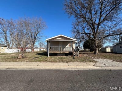 /international/us/121-w-maple-street-hartford-il-110106329345/
