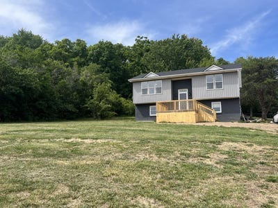 /international/us/626-e-barker-lane-berea-ky-110108224600/