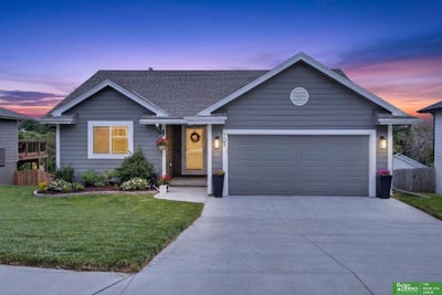 /international/us/105-maplewood-circle-glenwood-ia-110109168575/