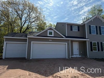 /international/us/1623-portage-drive-hancock-mi-110108198915/