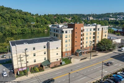 /international/us/1117-university-avenue-morgantown-wv-110103067149/