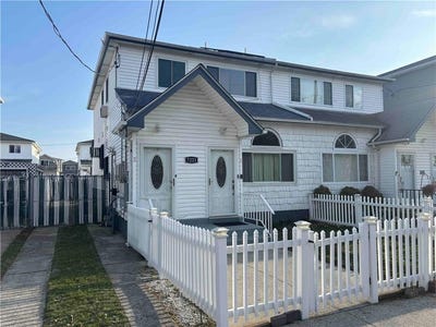 /international/us/7221-hillmeyer-avenue-arverne-ny-110107687335/