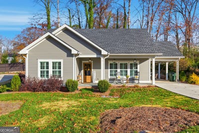 /international/us/111-smith-court-clarkesville-ga-110107852935/