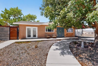 /international/us/619-edith-drive-belen-nm-110109823353/