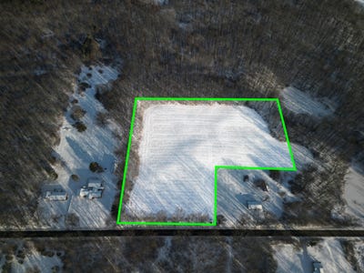 /international/us/9317-rountree-road-horton-mi-110108391074/
