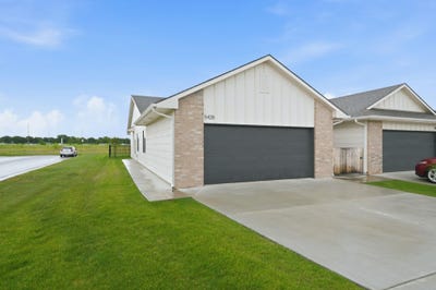 /international/us/5428-n-sandkey-wichita-ks-110108946749/