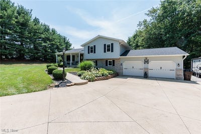 /international/us/4632-w-britton-road-burbank-oh-110100964870/
