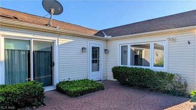 /international/us/4842-red-pine-way-north-ridgeville-oh-110108769539/