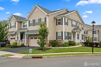/international/us/58-begonia-lane-monroe-nj-110108738236/
