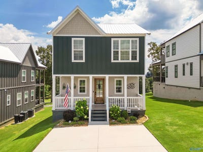 /international/us/402-whistling-straits-way-guntersville-al-110100719356/