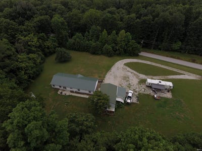 /international/us/7984-e-county-road-650-s-road-hardinsburg-in-110100802616/
