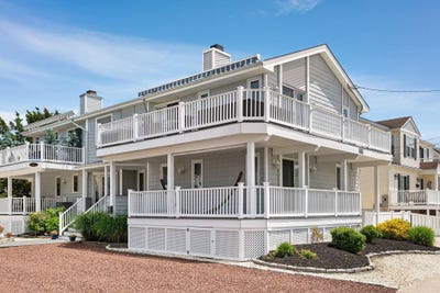 /international/us/252-89th-street-stone-harbor-nj-110103364593/