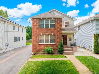 /international/us/75-cedar-place-floral-park-ny-110108984318/