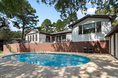 /international/us/2002-w-lake-drive-gladewater-tx-110106962736/