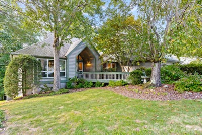 /international/us/128-forest-view-drive-flat-rock-nc-110107459879/