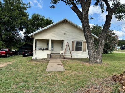 /international/us/207-n-5th-street-santa-anna-tx-110093514029/