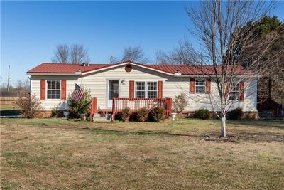 /international/us/811-pine-grove-road-seneca-sc-110108106602/