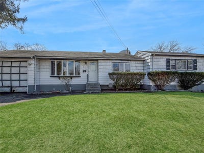 /international/us/14-morton-street-brentwood-ny-110098344488/