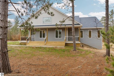 /international/us/2741-danbury-road-kingsley-mi-110108176687/