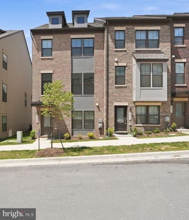 /international/us/6066-beake-st-hyattsville-md-110107872224/