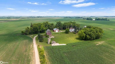 /international/us/15672-490th-street-scarville-ia-110100186807/