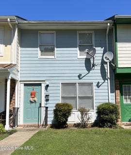 /international/us/608-w-church-street-elizabeth-city-nc-110106702596/