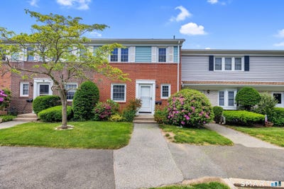 /international/us/102-salem-walk-milford-ct-110108741509/