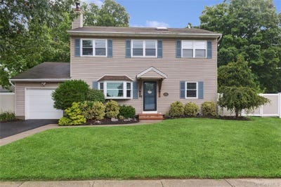 /international/us/25-n-ocean-avenue-center-moriches-ny-110109860200/