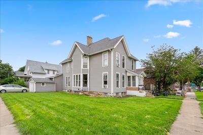 /international/us/321-clay-street-cedar-falls-ia-110097227733/